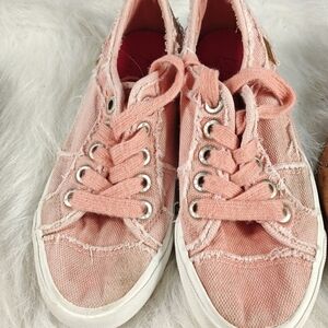 Blowfish Kids Sneakers in Light Pink Canvas